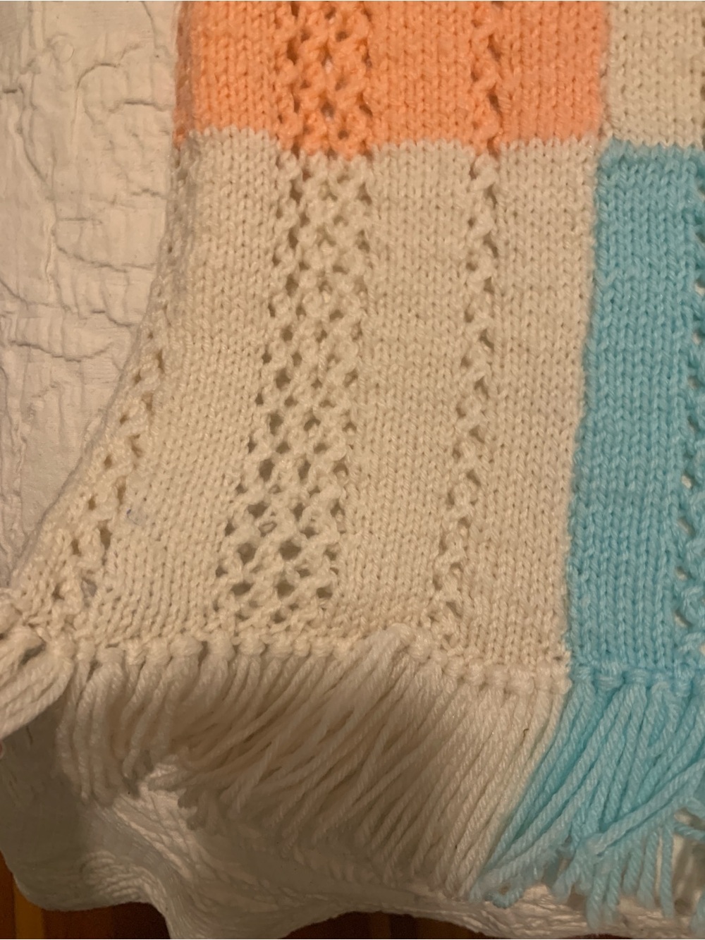 Excellent Condition Small Knit Throw - Picture 3 of 5